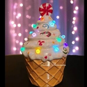 Light Up Ceramic Cupcake Christmas Peppermint Swirl Candy Cane Tier Tray Decor
